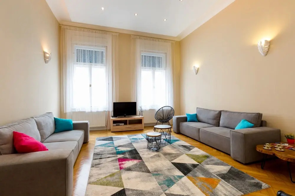 Luxurious 2 bedrooms apartment downtown