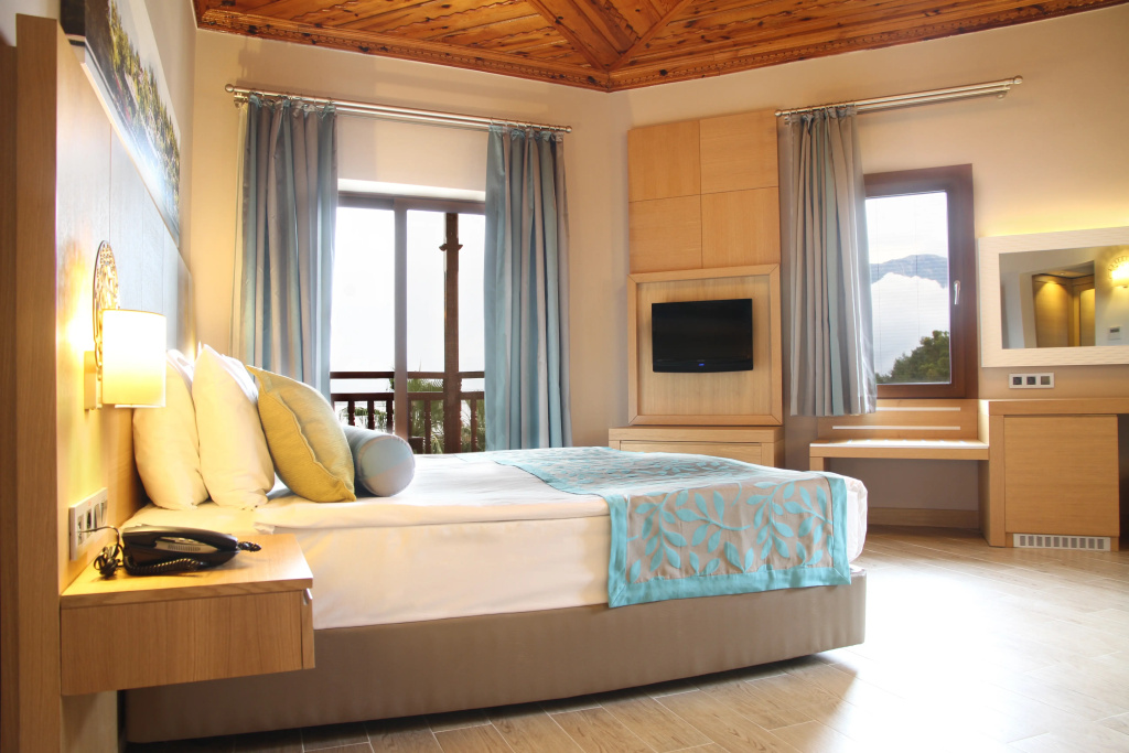 Отель Club & Hotel Letoonia