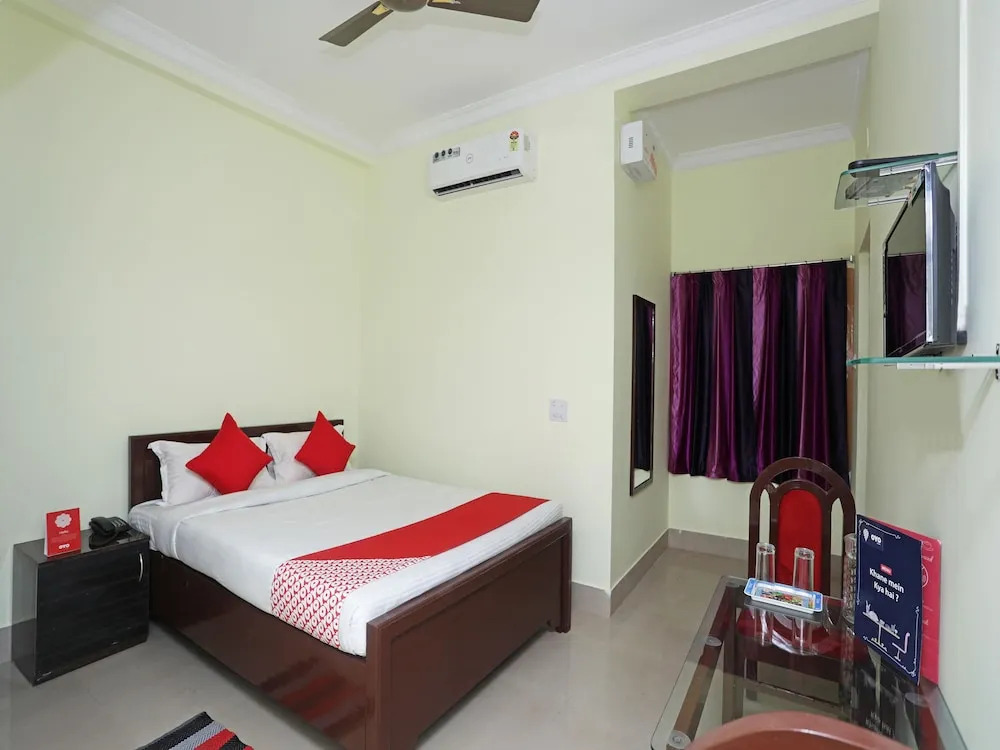 OYO 13859 Soveet Residency