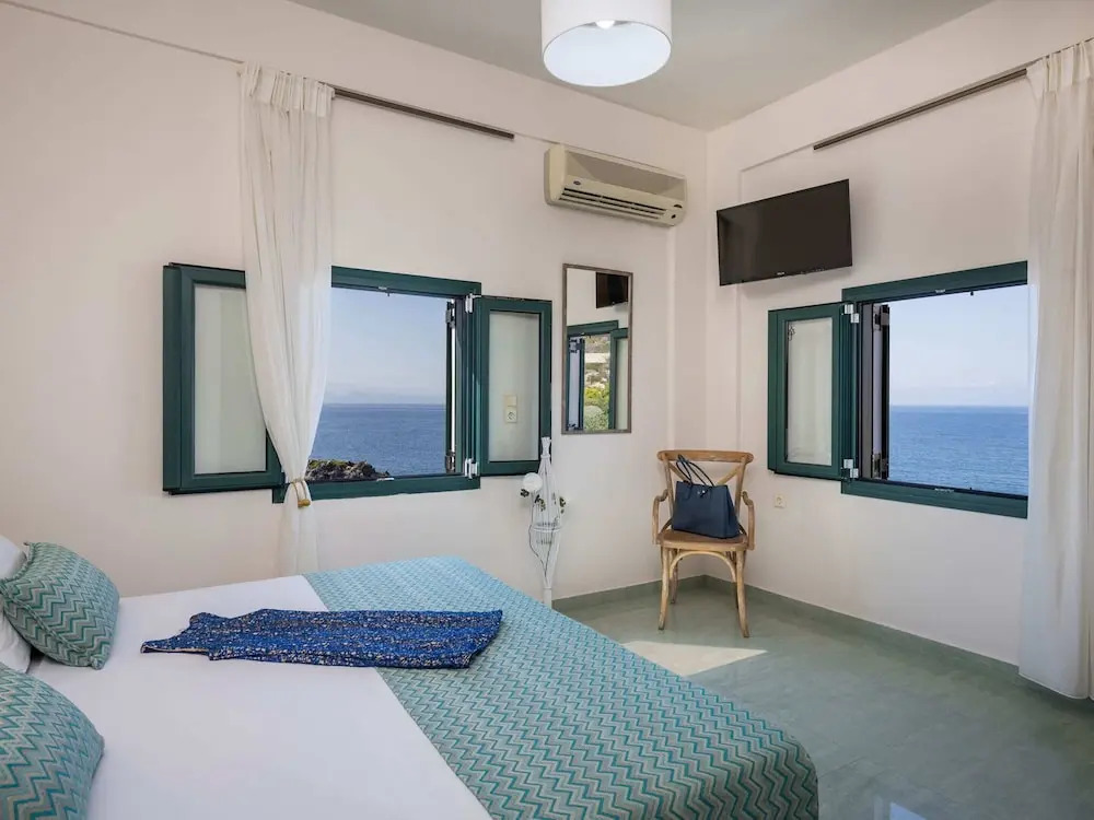 Luxury Villa With Amazing Sea Views, Private Pool, Near the Beach