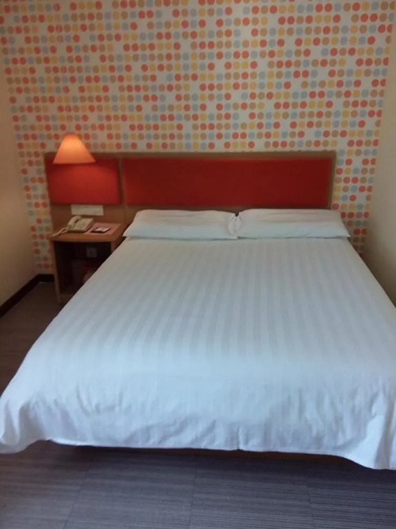 Home Inn Urumqi Pedestrian Street