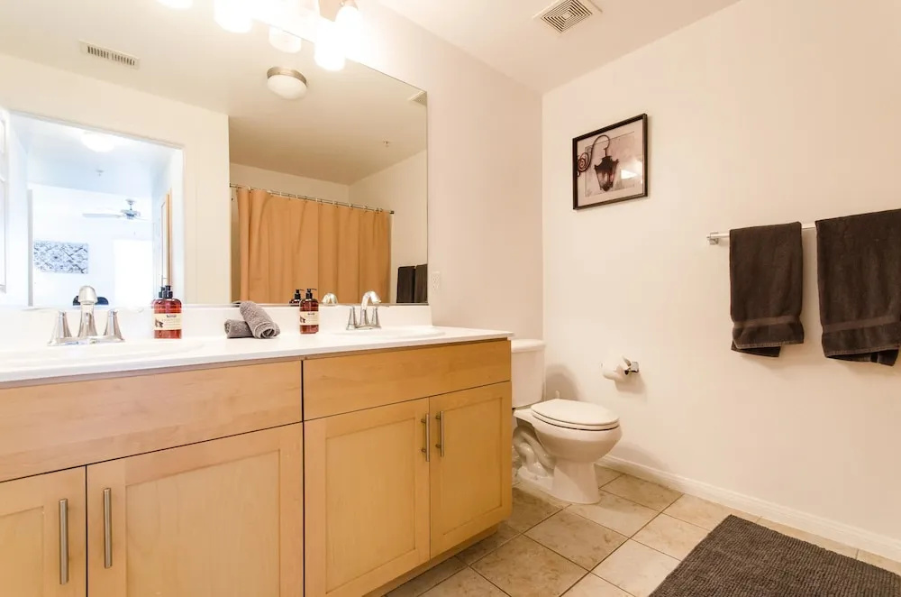 6BD Hollywood Stars Walk of Fame Suite