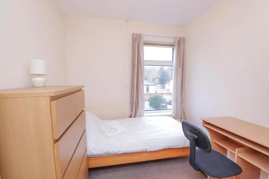Superb 4 Double Bedroom House Lincoln