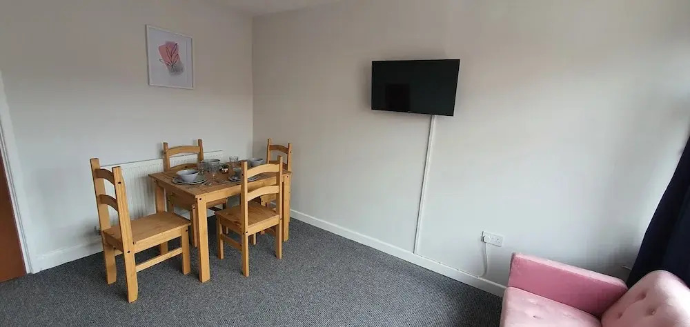 Room in Guest Room - Big Double Room in Stoke City