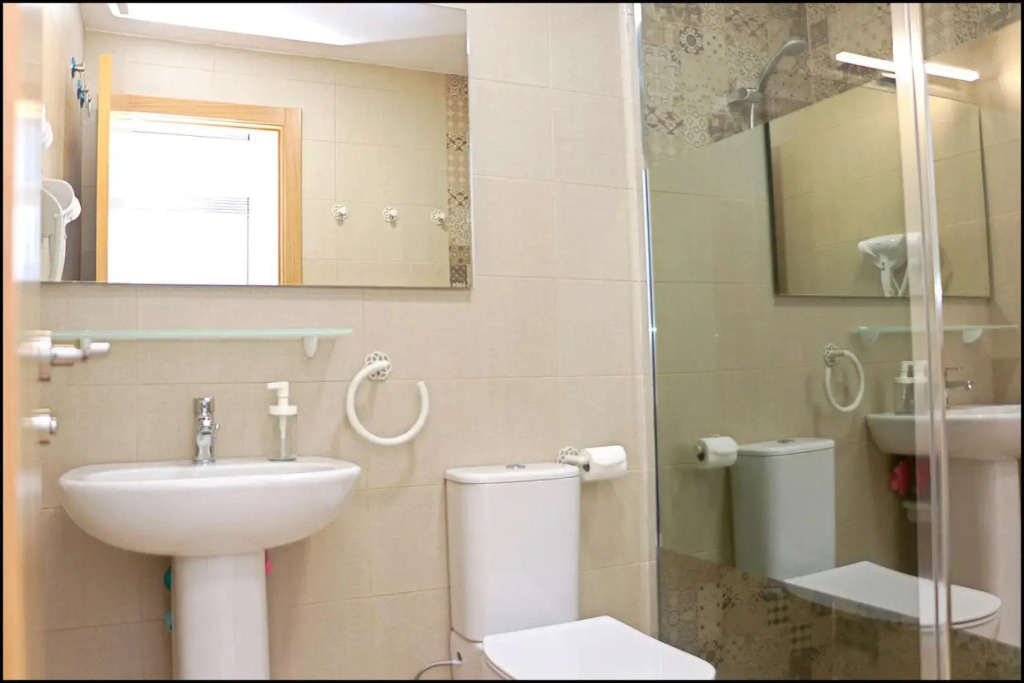Apartamento en segunda linea, con piscina comunitaria