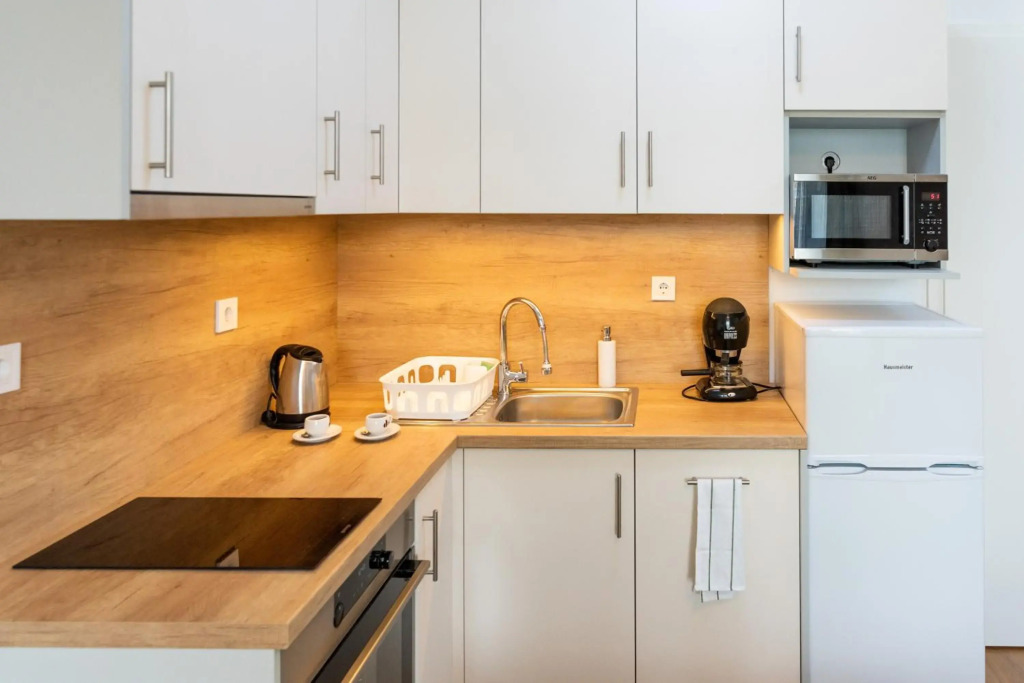 Sweet Home Apartman, 30sqm studio, balcony, mountain view, brand new, free private parking