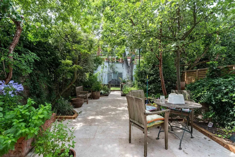 Comforting Clapham Home By The Overground Station