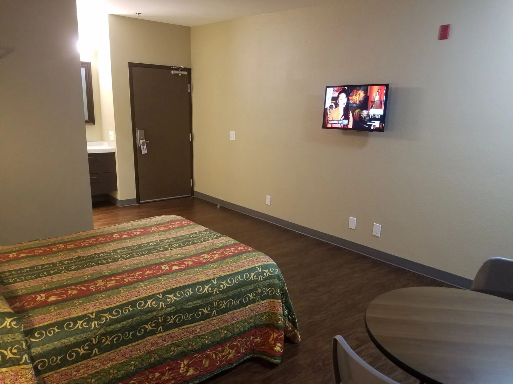 Travel Time Motel