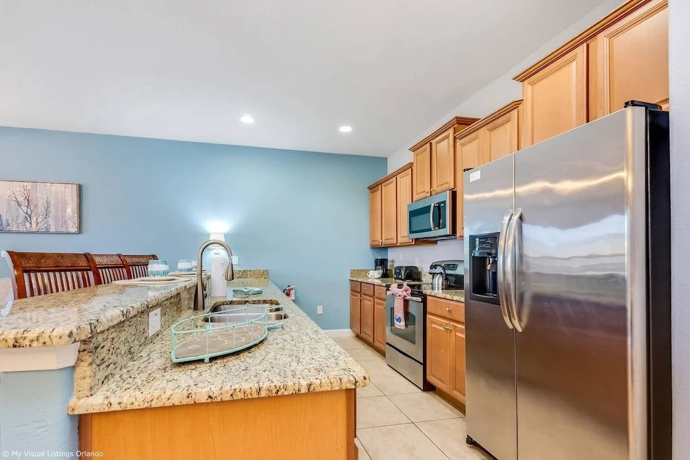 Posh and Spacious Lake View Home, Only Minutes From Disney 4bd/3ba #3pp857