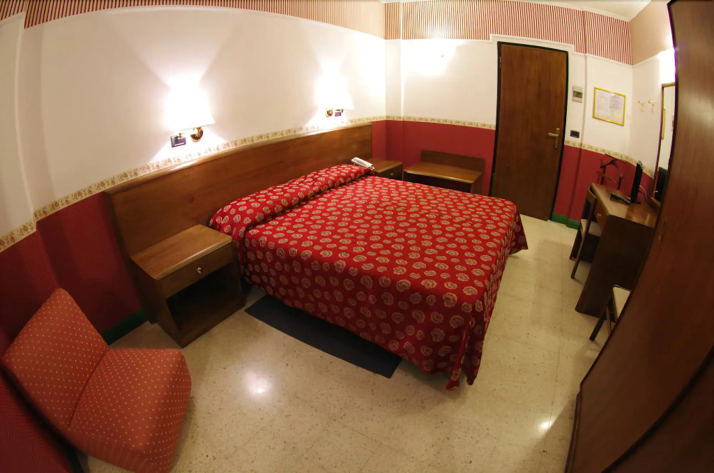 Hotel Iris Crillon