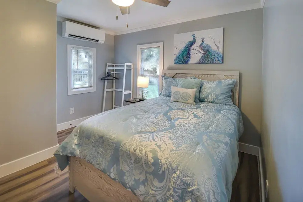 Walk to Beach: Hampton Home w/ Grill!