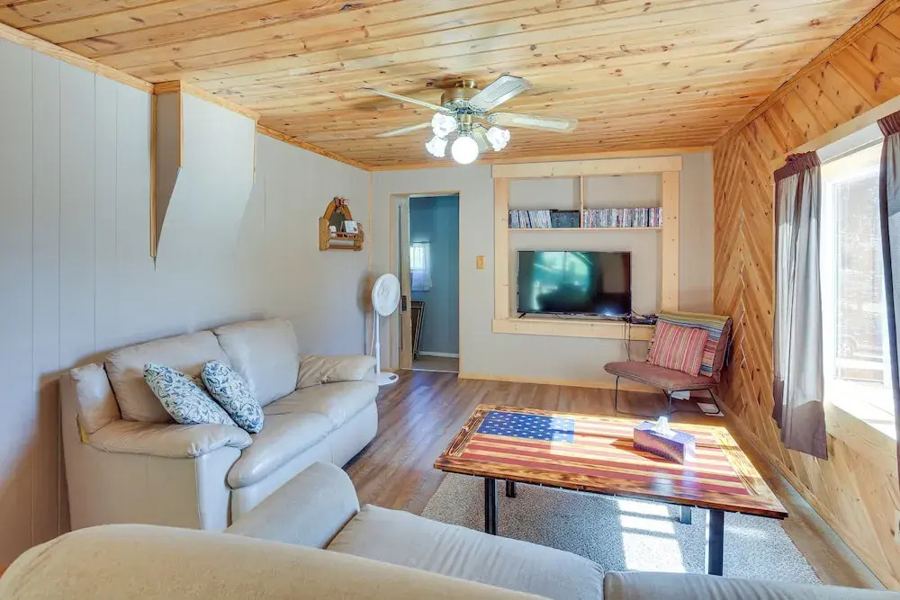 Lead Hideaway w/ Fireplace, Grill & New Deck!