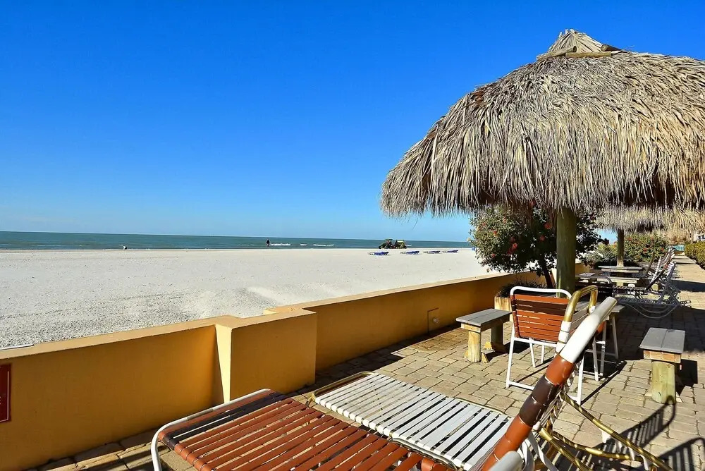 Villa Madeira 306 Beach front, stunning view! Walk to everything
