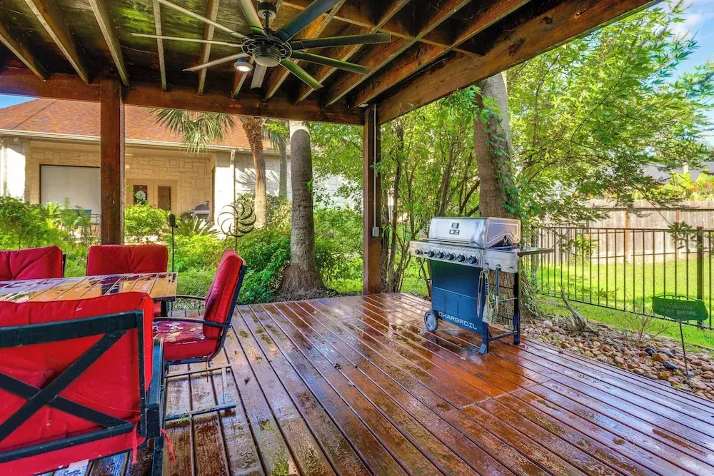 Waterfront Lake Conroe Home w/ Pool Access!