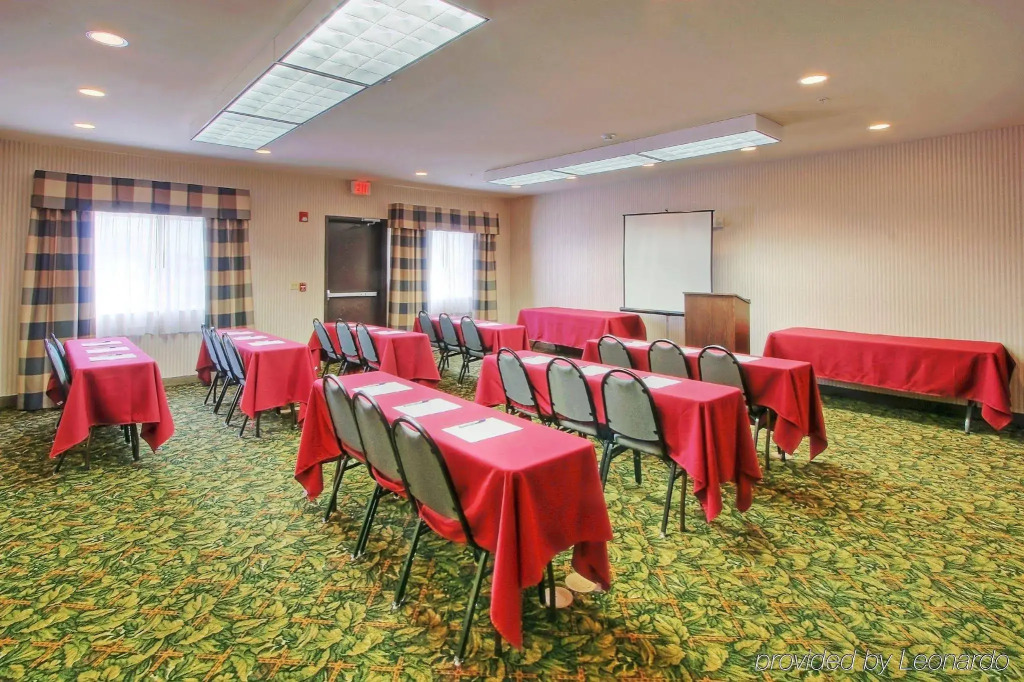 Holiday Inn Express & Suites Portales by IHG