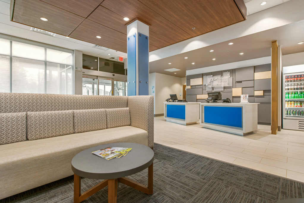 Holiday Inn Express & Suites - Carrollton West by IHG