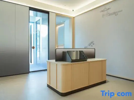 JI Hotel (Zhangjiajie 72 Marvelous Towers Scenic Area)