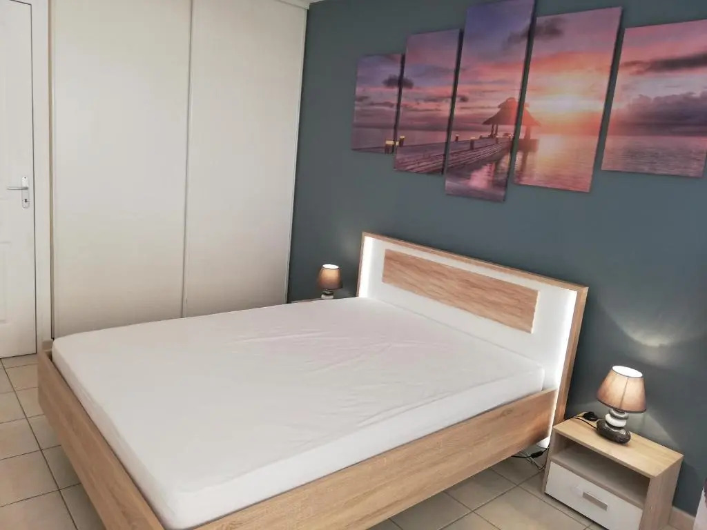 Appartement 2P et parking privé à 50m des plages.