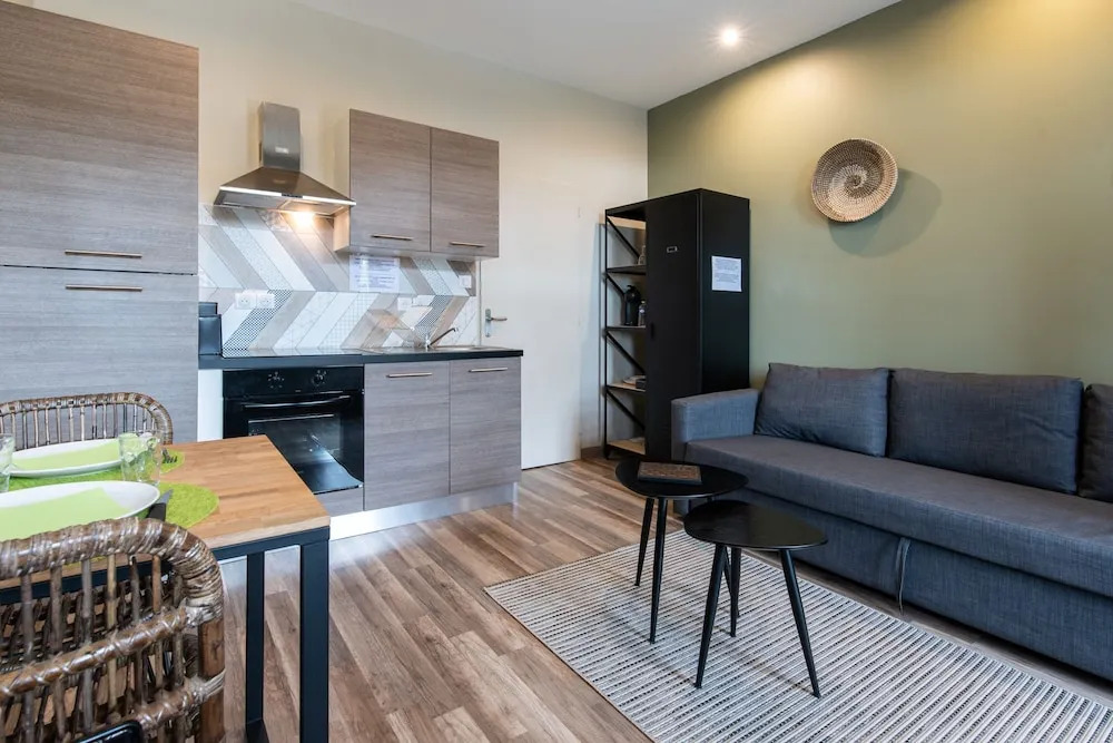 Legend- Parking privé Gratuit- Terrasse privée- Wifi - Convert - Alimentec