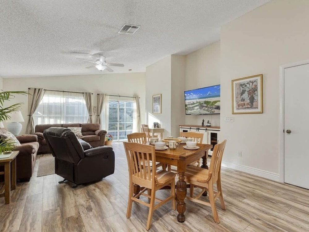 Villa Minutes From Disney 4bd 3bt Private Pool & Games 4 Bedroom Home