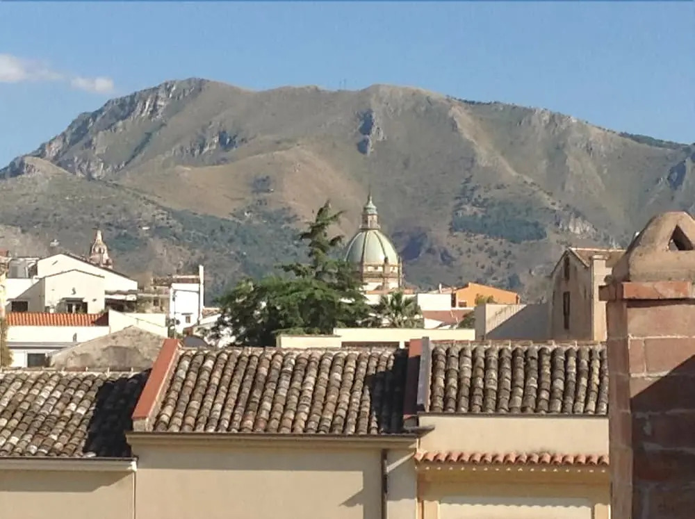 Camera Con Vista Sui Tetti