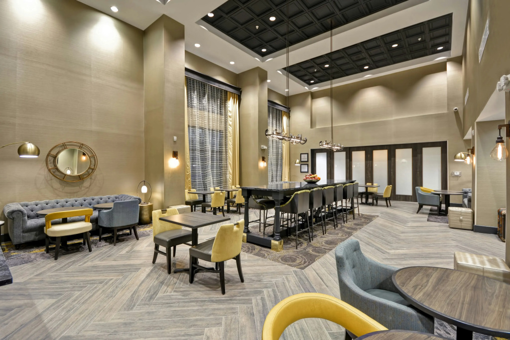 Hampton Inn & Suites Detroit/Warren