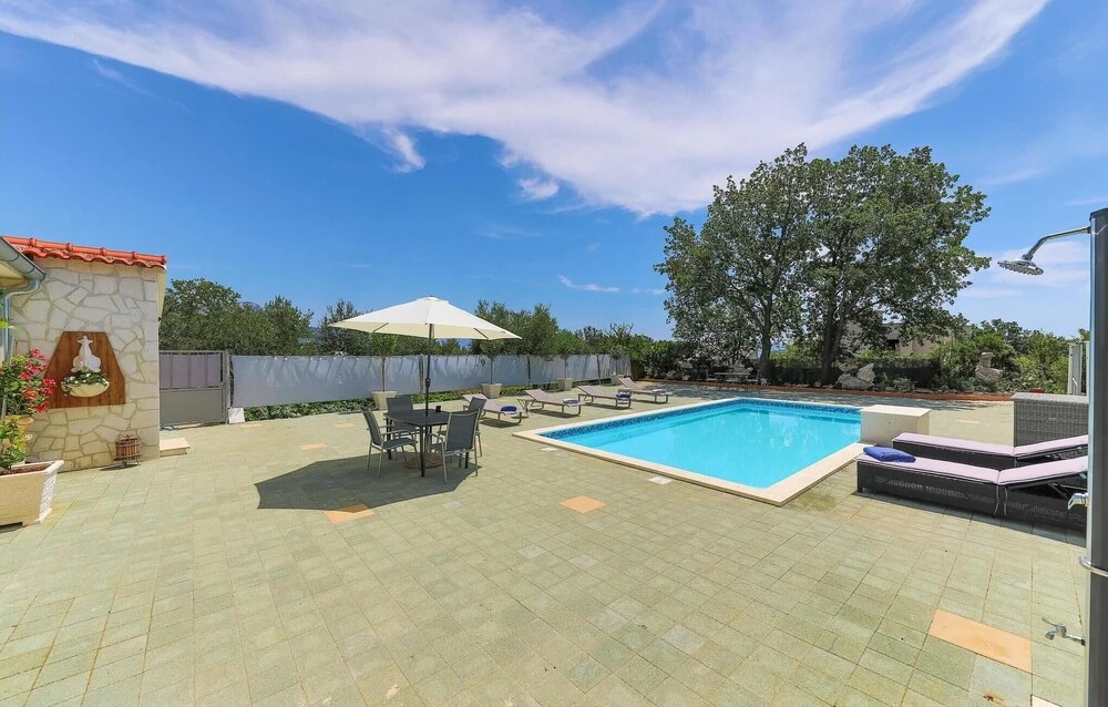 Amazing Apartment in Kastel Novi With 2 Bedrooms, Wifi and Outdoor Swimming Pool