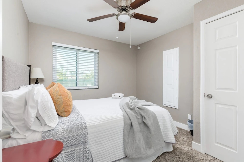 The Diamond - Private Pool / Pet Friendly / 4BD Near Arena
