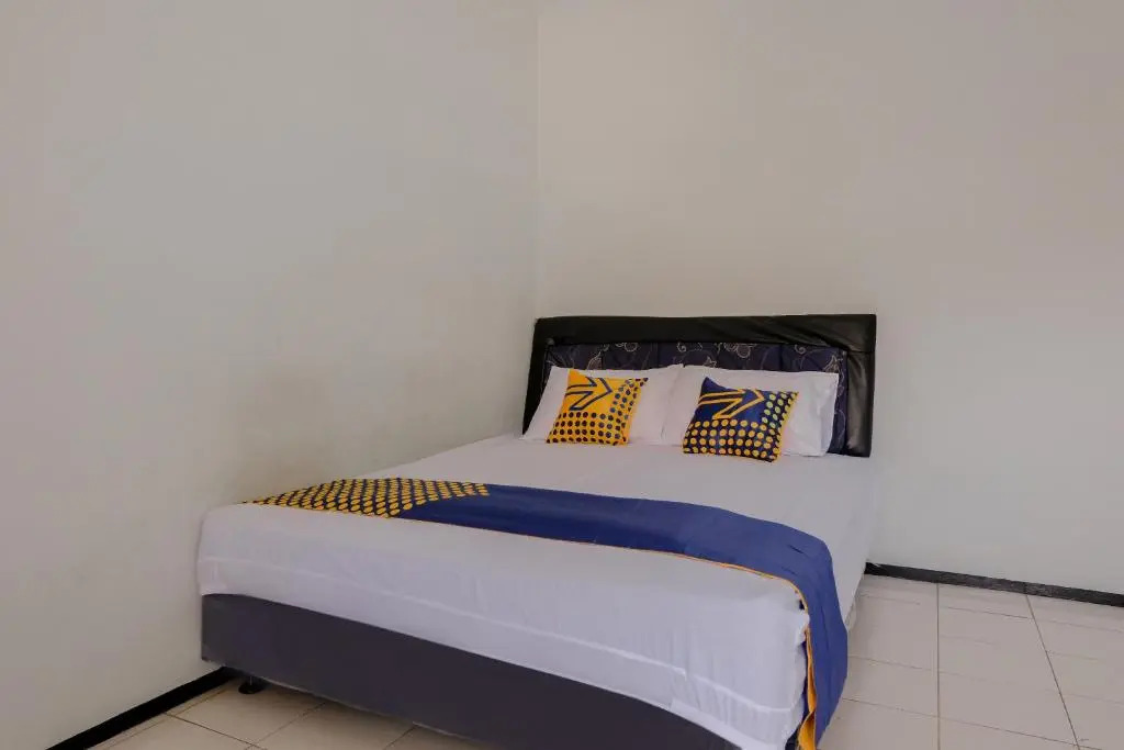 OYO Life 1711 Serayu Sumbersari Residence