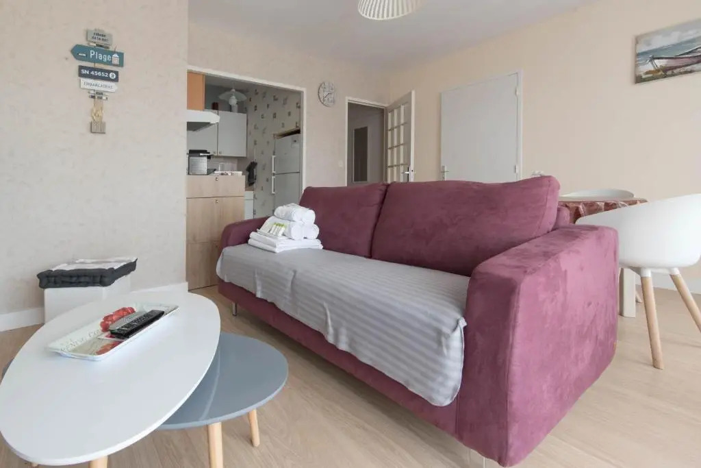 Appartement avec balcon à 350m de la plage