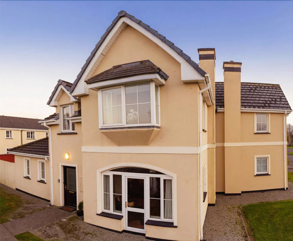 No 1 Killarney Holiday Village Vacation Home