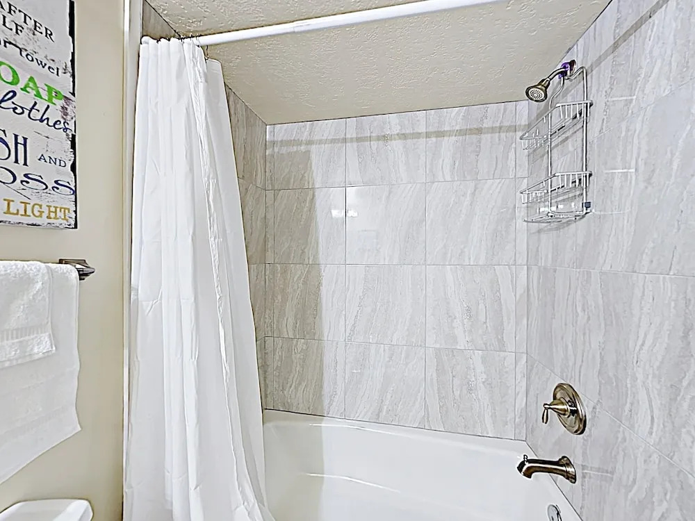 New Listing! Ski - Walk To Resort Base 1 Bedroom Condo