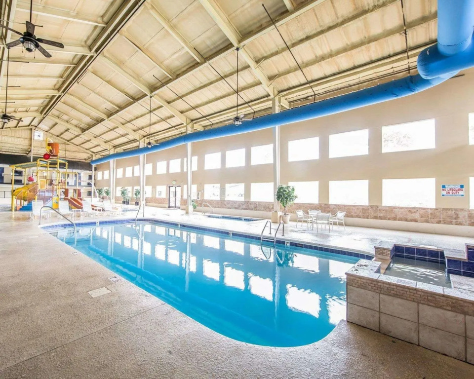 OYO Hotel Knoxville TN Cedar Bluff I-40