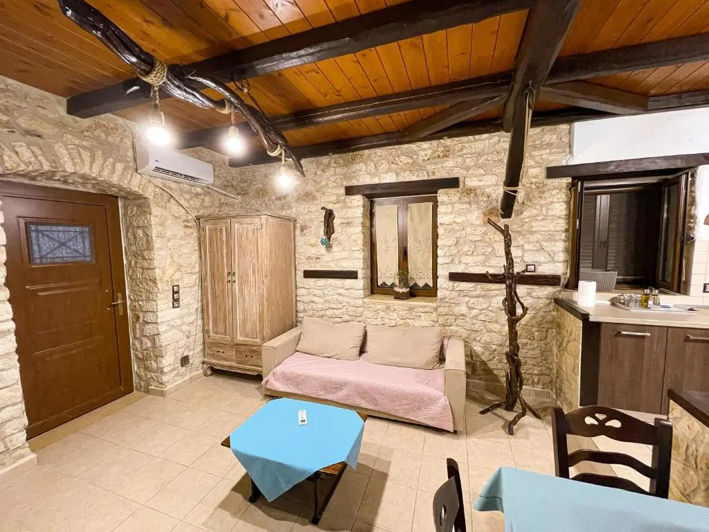 House of Stone Vliho - 2.5km from Nidri