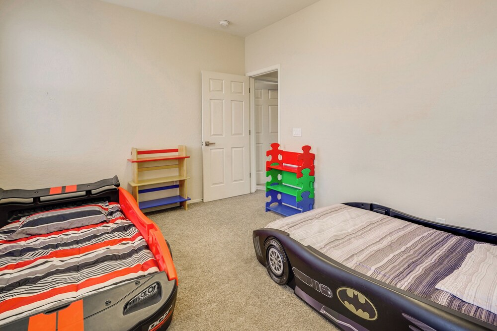 Pool & Great Location! Smart Home in Chandler