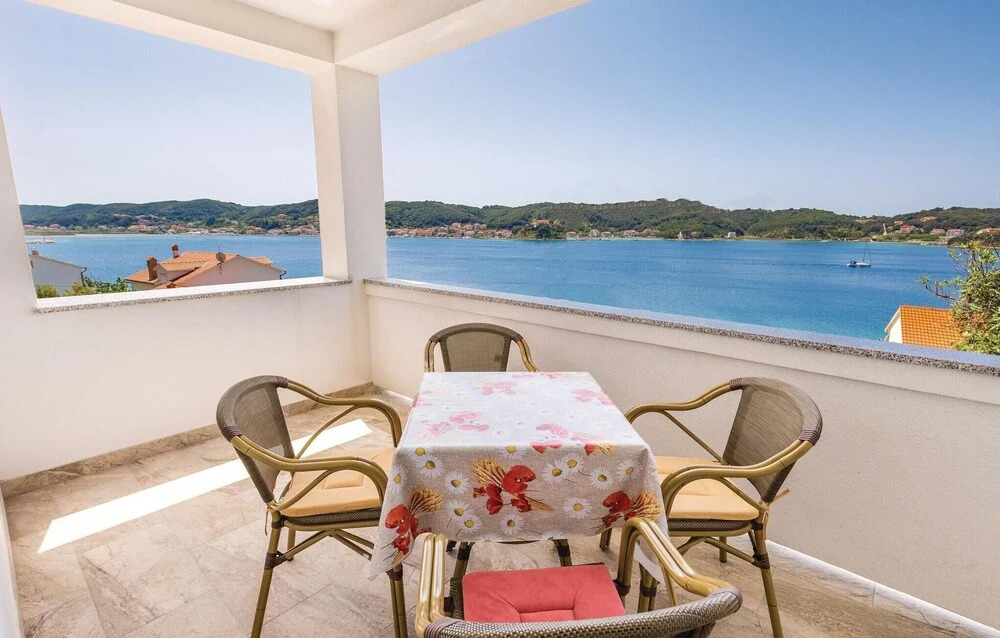 Luxurious Home In Supertarska Draga