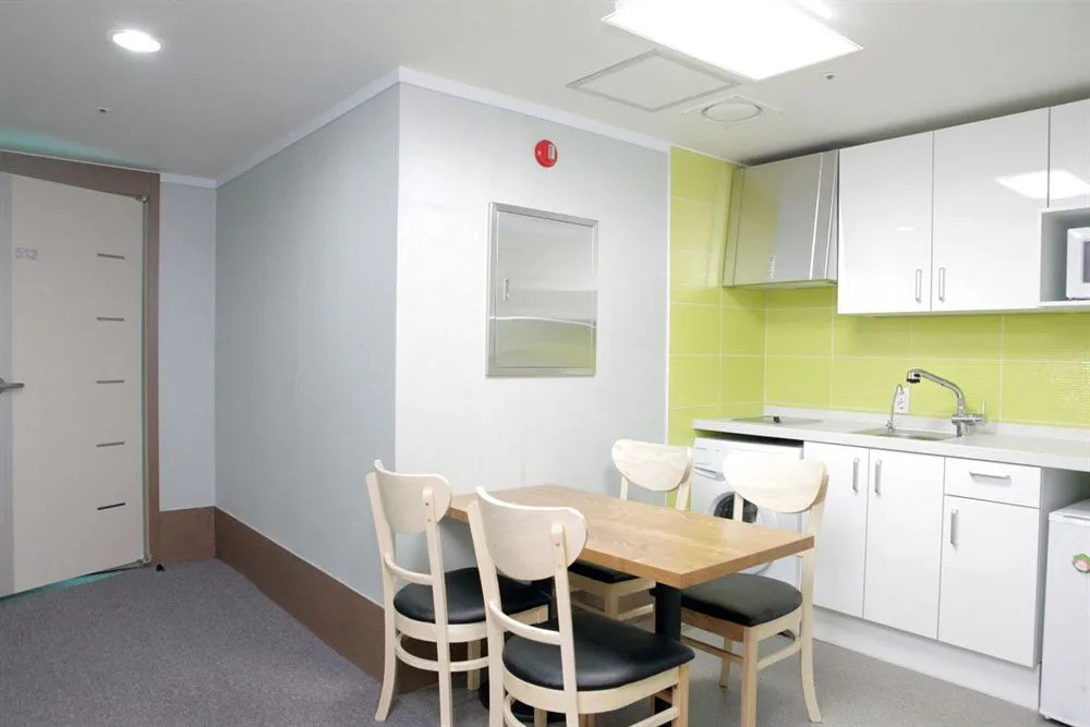 K Pop Residence I