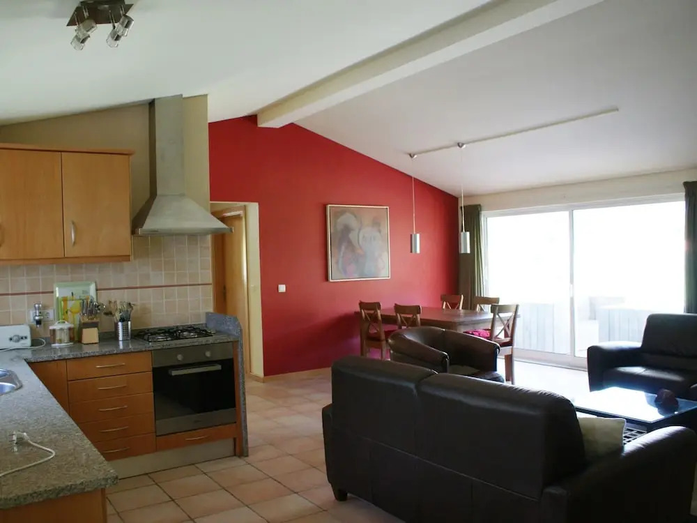 Spacious holiday home on estate near Covas