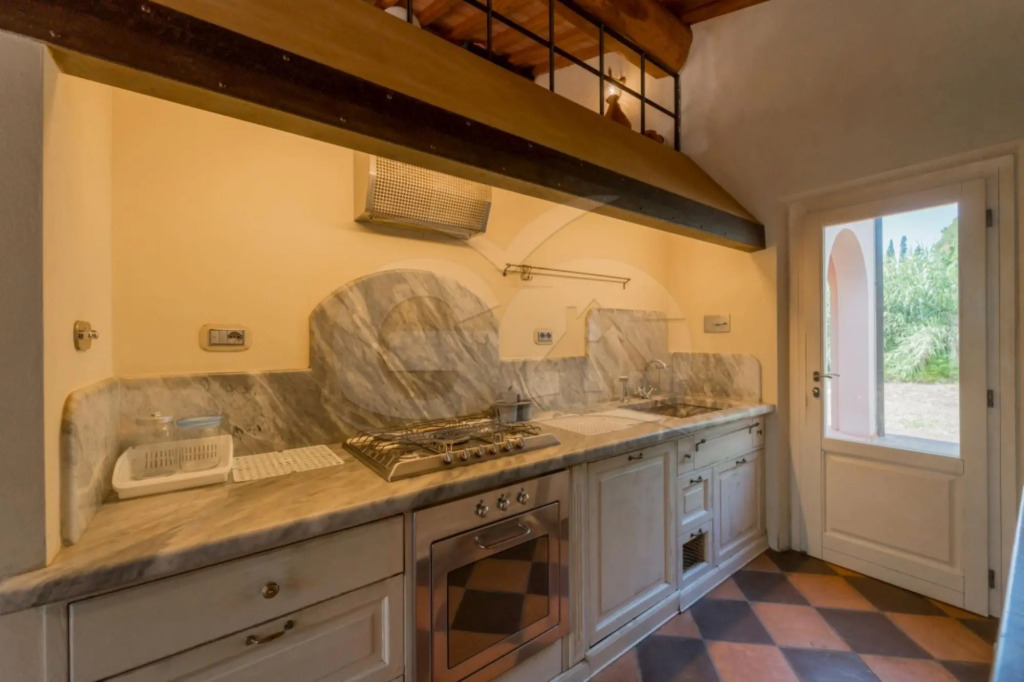 Elegant Villa Ivana 7/8 bed immersed in a green garden 600 meters from Reale beach-VILLA IVANA