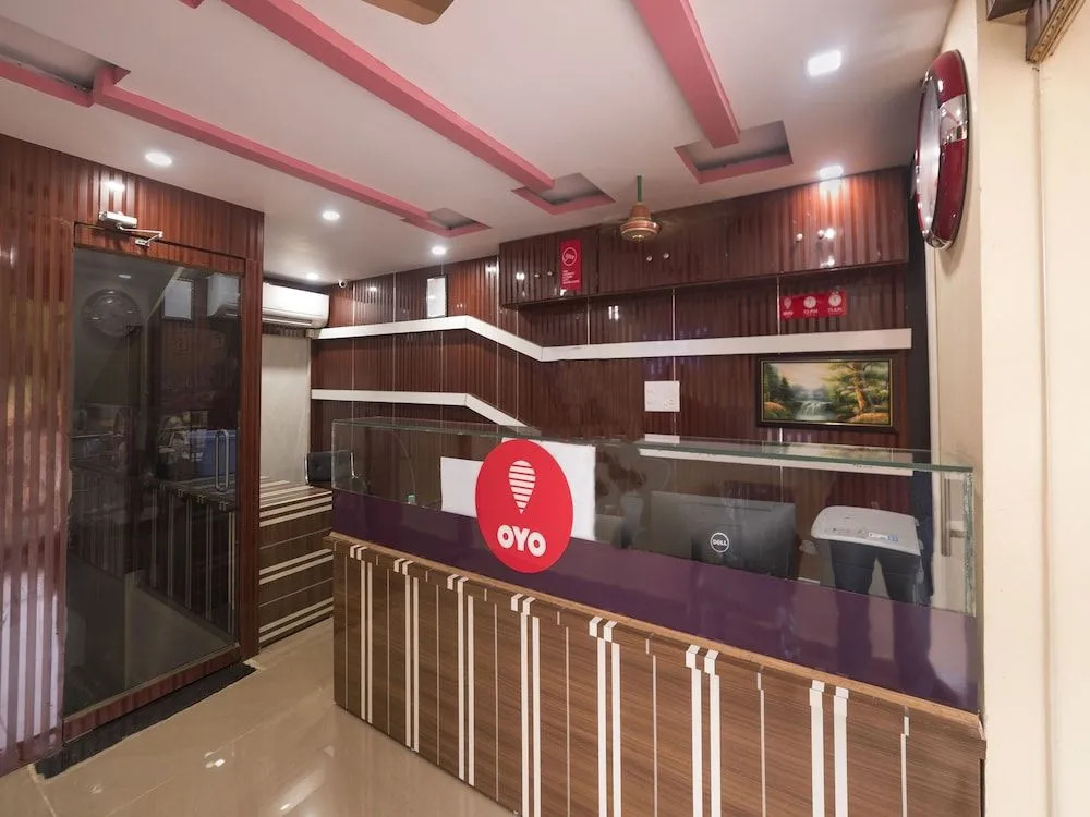 OYO 9930 Hotel AVS Residency