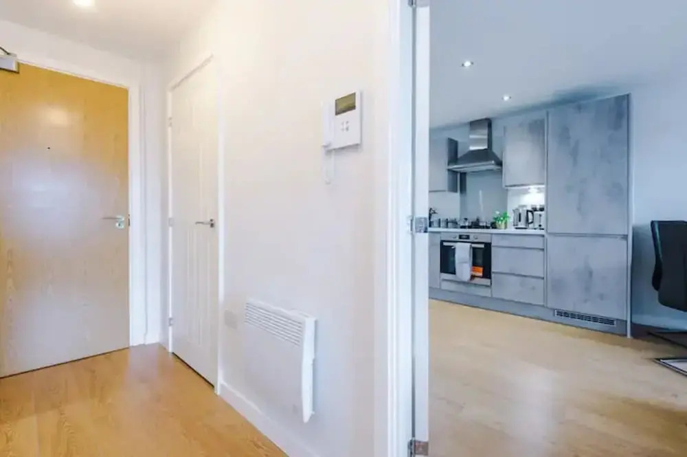 ✰Spacious & Modern 2 Bed Apt, 5 Mins from Leeds!
