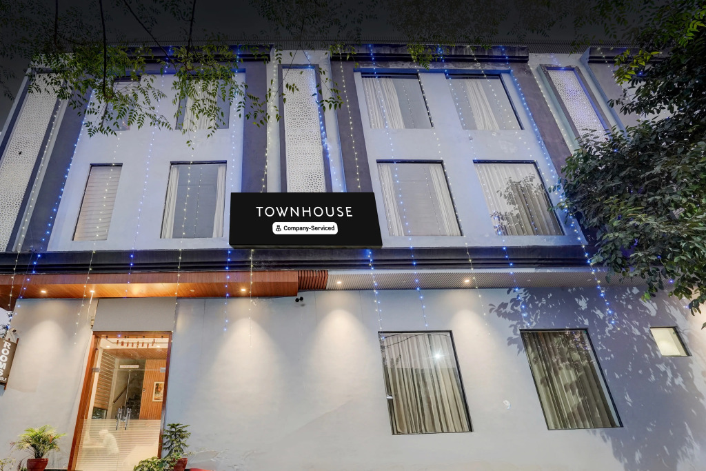 Super Townhouse by OYO Red Cross Amritsar Formerly Amar Villa