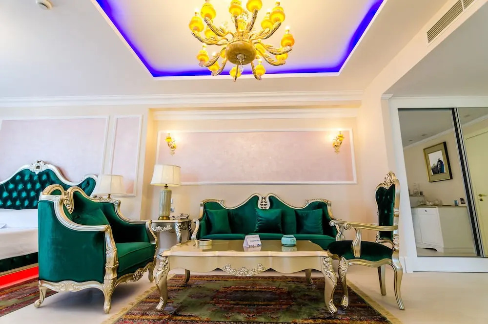 Phoenicia Royal