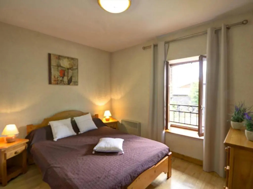 Gîte accueillant pour 7 pers avec cheminée et terrasse - FR-1-496-225