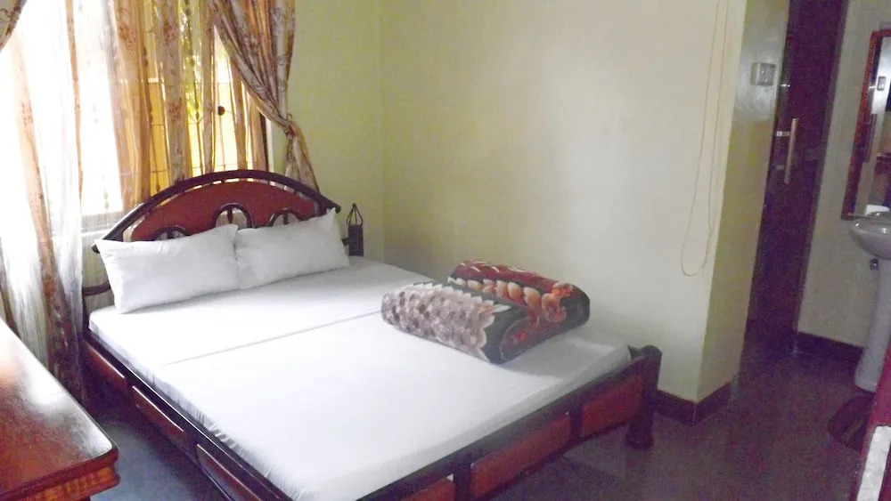 Oneira Hotel