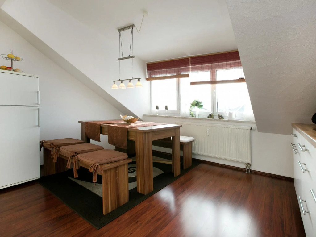 Sunny Terrace Apartment