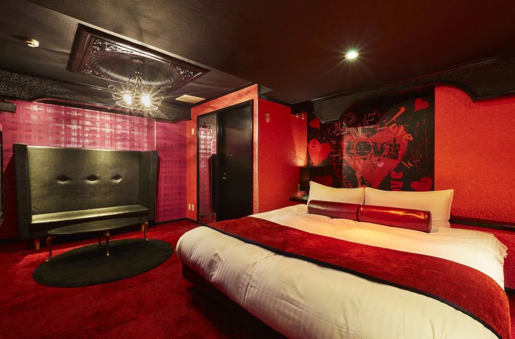 HOTEL LOVE
