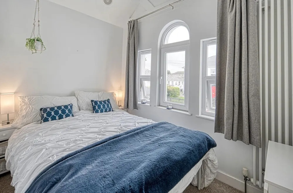 Host Stay Sail Loft
