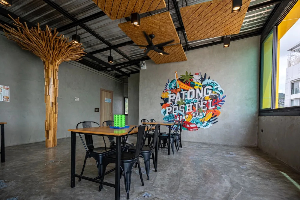 Patong Poshtel