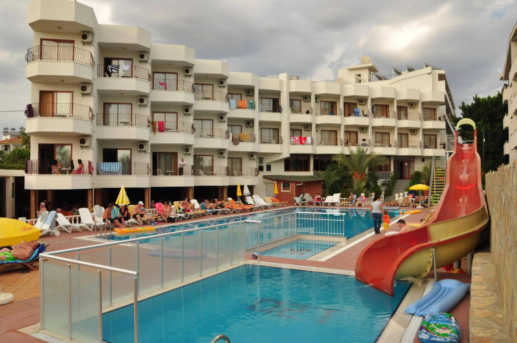 Side Resort Annex
